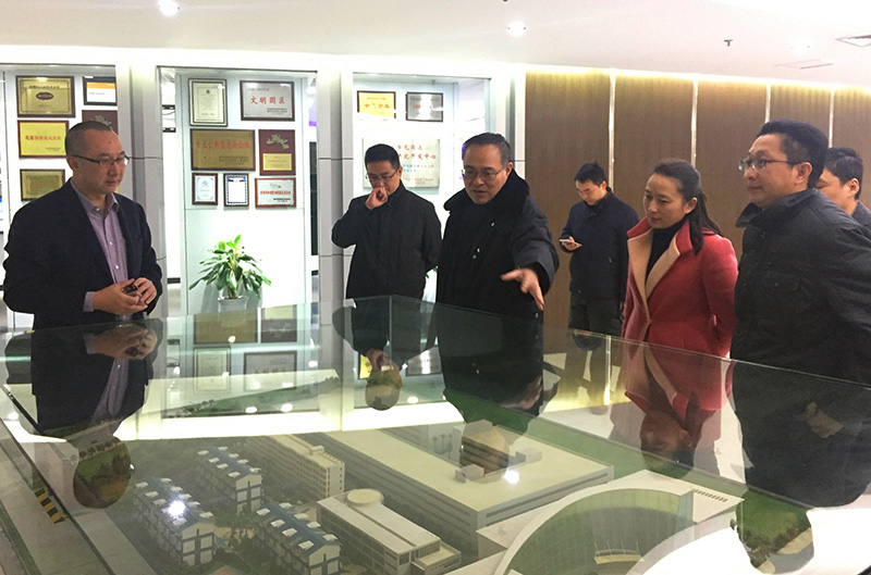 吴主席一行了解和关切8868体育首页登录公司园区建设