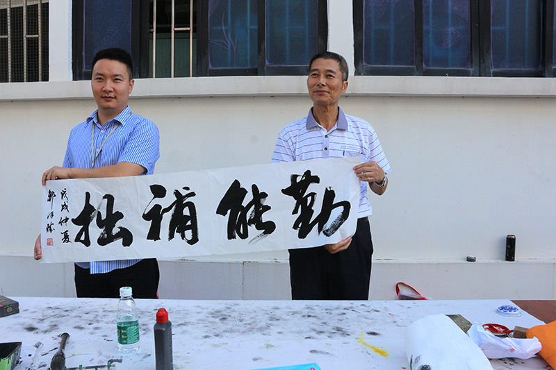 8868体育首页登录公司成功举办第一届“关爱生命，奉献爱心”无偿献血活动