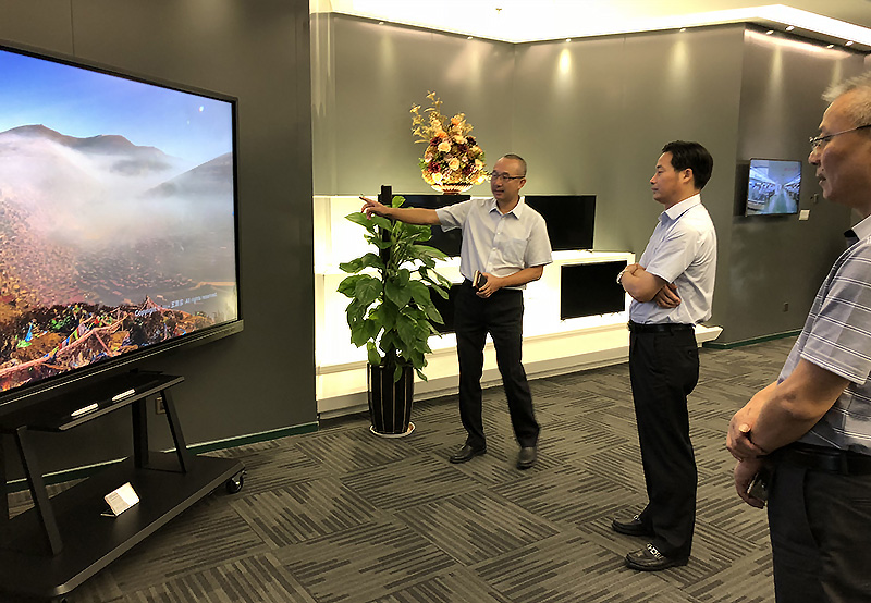 仲恺区委书记杨鹏飞一行参观8868体育首页登录惠南展厅